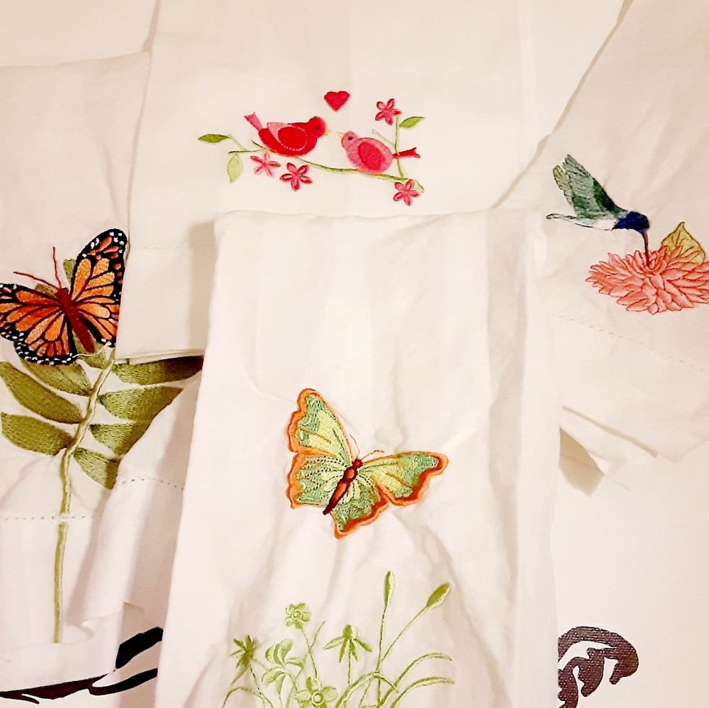 Embroidered Vintage Linen Napkins Towels